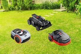 Multiple Segway Navimow mowers on turf